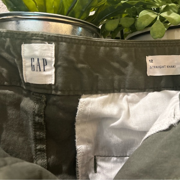 Gap size 12 green khaki - Picture 2 of 3